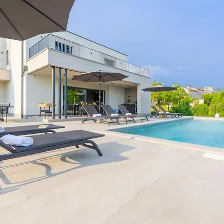 别墅 Eriani By Istrialux *