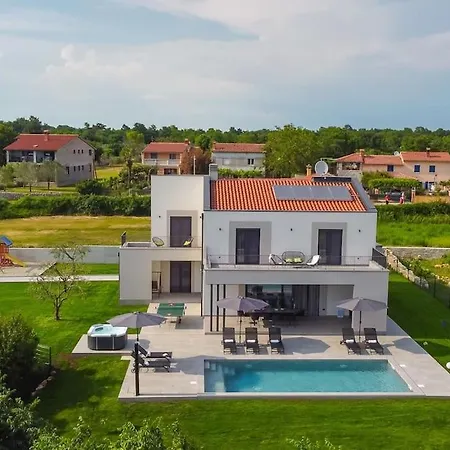 Eriani By Istrialux Cabrunici