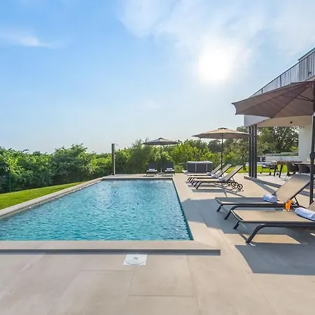 빌라 Eriani By Istrialux *