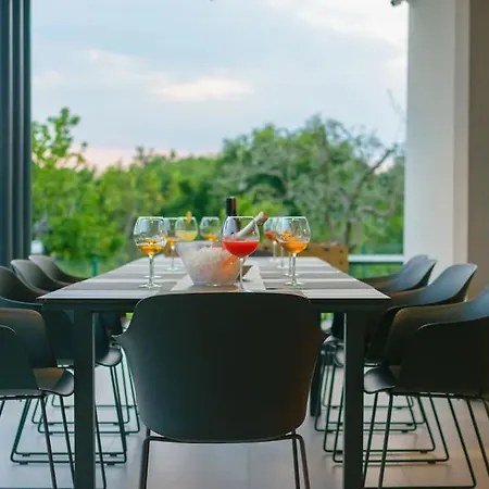 빌라 Eriani By Istrialux Cabrunici