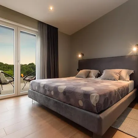 빌라 Eriani By Istrialux Cabrunici